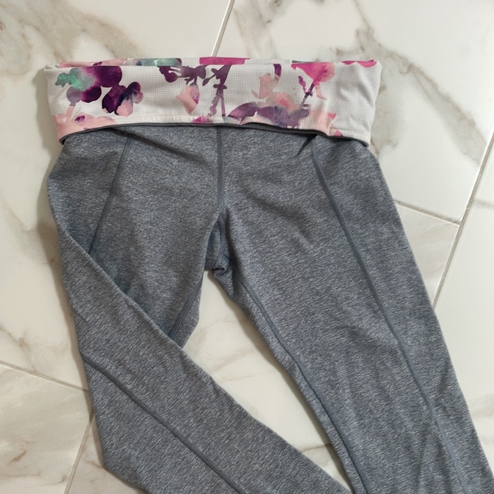 Lululemon high rise crop size 6